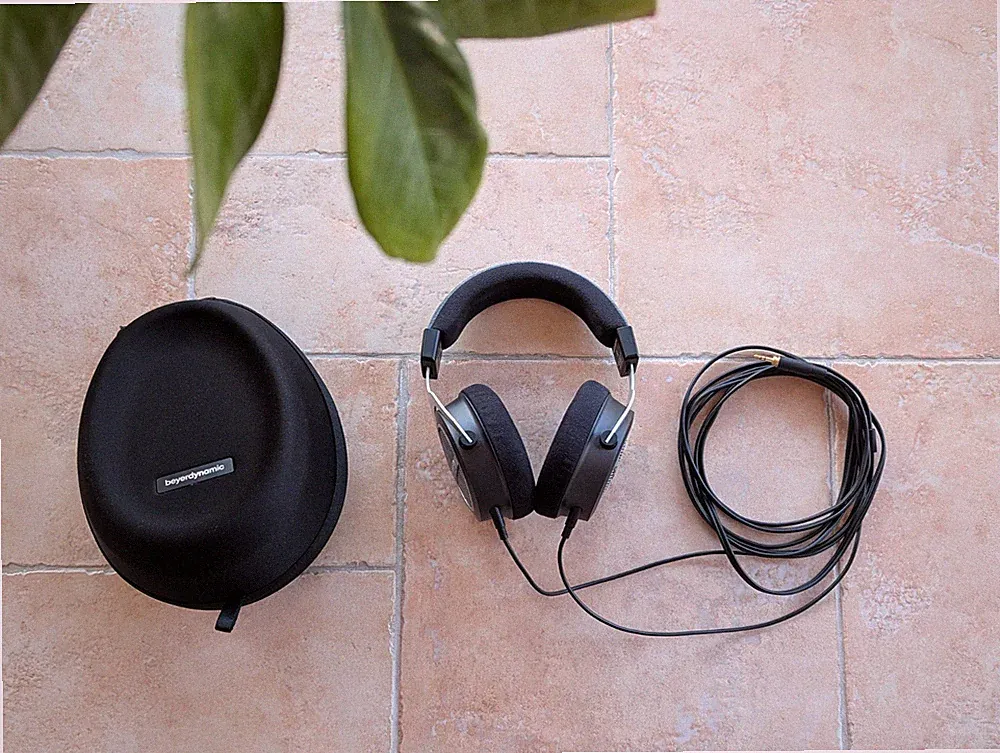 beyerdynamic Amiron Home Premium Over-Ear Kopfhörer 250 Ohm Studio-Qualität