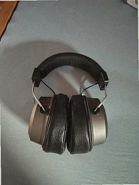 Beyerdynamic Amiron Wireless mit Lederpolster von ZMF