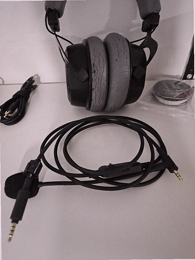 beyerdynamic Custom One Pro HiFi/Gaming-Kopfhörer | Viel Zubehör incl. Mikrofon
