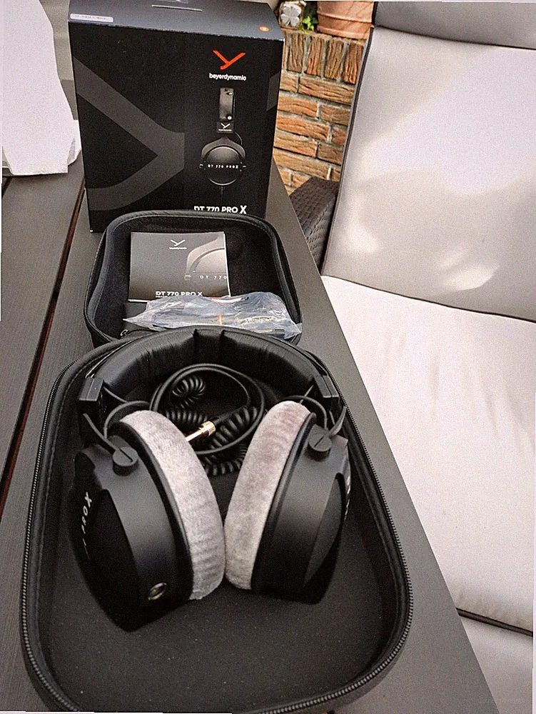 beyerdynamic DT 770 PRO X Over-Ear Kopfhörer 3,5 mm abnehmbares Kabel