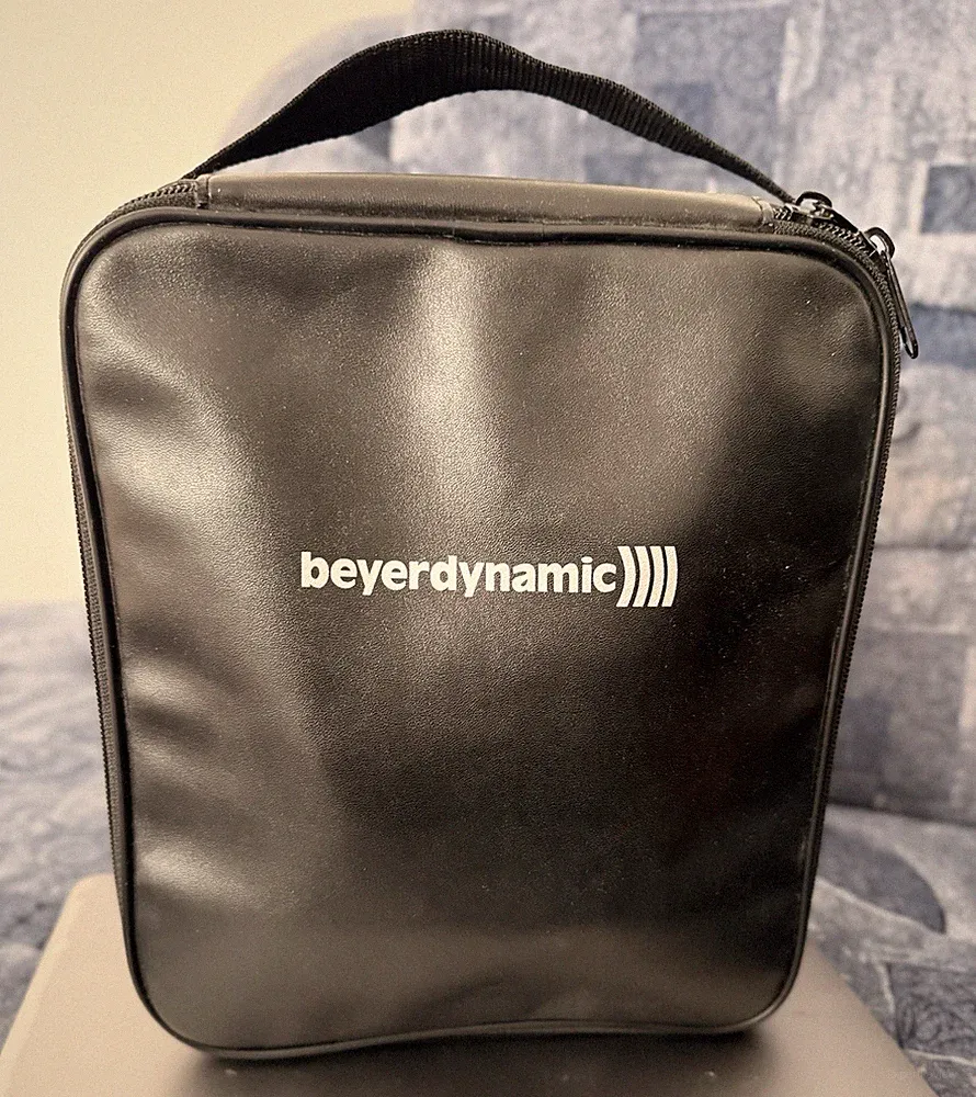 beyerdynamic DT 880 Ohrumschließende Kopfhörer 3,5mm Schwarz, Tasche
