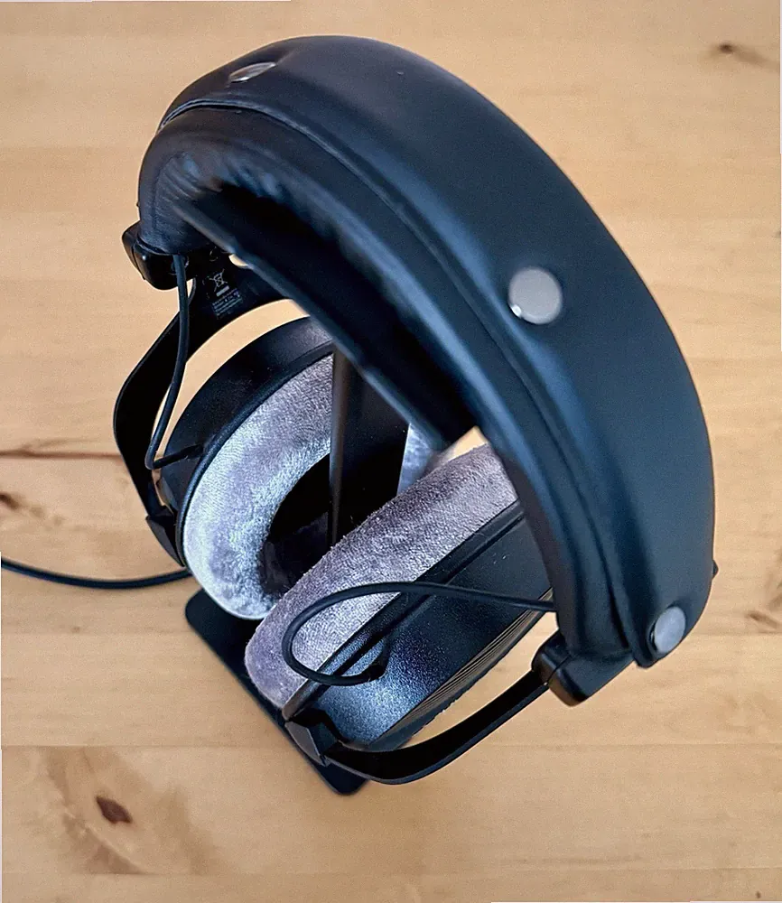 Beyerdynamic DT 990 Pro 250 Ohm inkl. Kopfhörerständer Schwarz WIE NEU