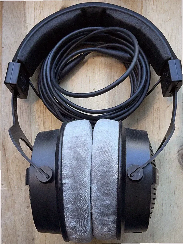 Beyerdynamic DT 990 Pro X Studio-Kopfhörer, offen, präzise, komfortabel