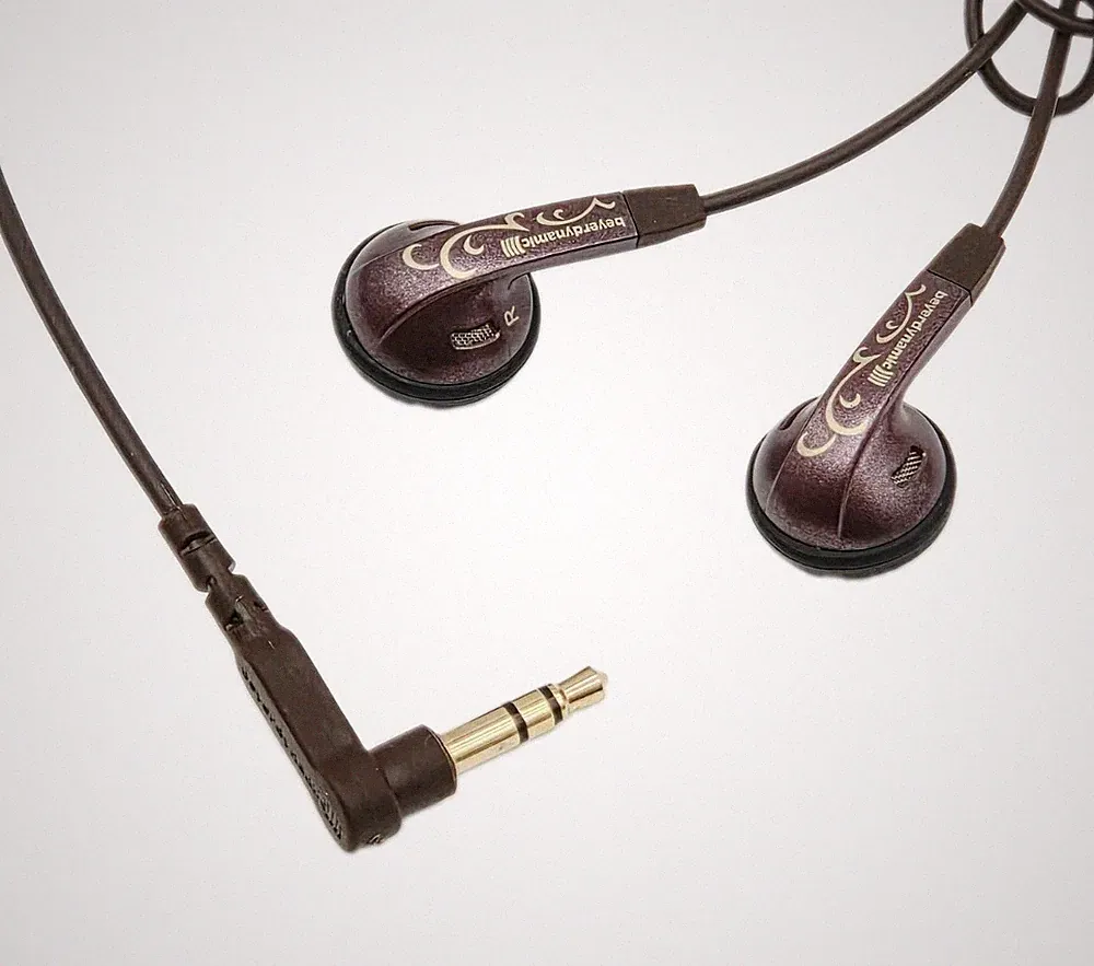 Beyerdynamic DTX 21 iE Berry, 117-dB Kopfhörer 3,5 mm Klinke In-Ear Bordeaux K61