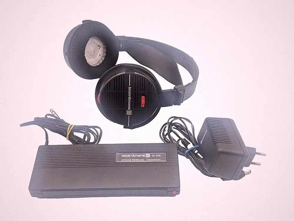 Beyerdynamic IS 690 Infrarot Kopfhörer + Transmitter IS690 + Netzteil DEFEKT