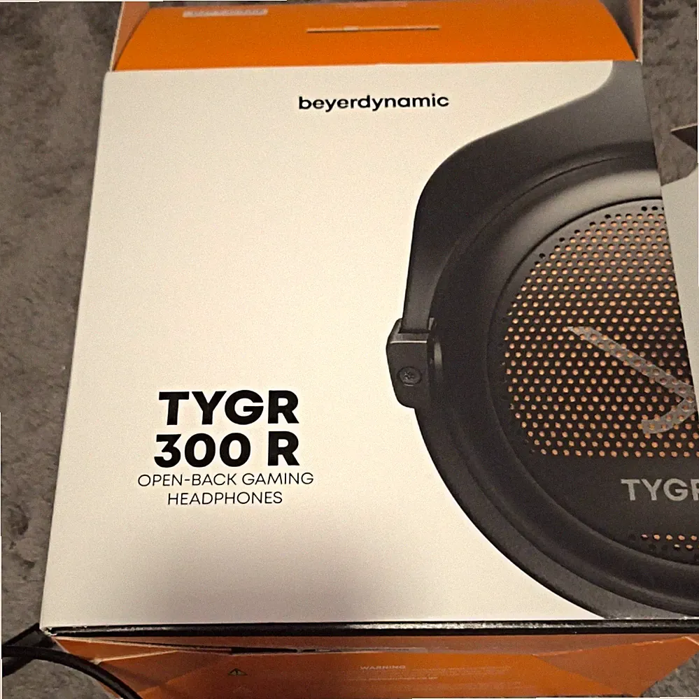 beyerdynamic TYGR 300 R Open-Back Over-Ear Gaming Kopfhörer Kabel Schwarz