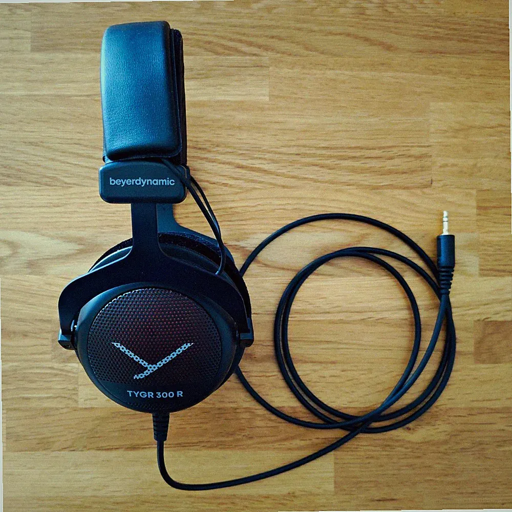 beyerdynamic TYGR 300 R Over-Ear Kopfhörer schwarz kabelgebunden 3,5 mm
