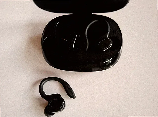 Bluetoot Sprachübersetzer in 144 Sprachen Translator , Ohrhörer für Reisen.
