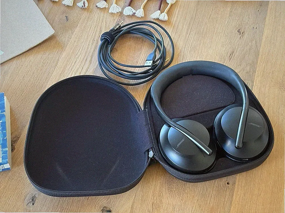 Bose Headphones 700 Kabellose Noise Cancelling Kopfhörer, Over-Ear, Schwarz