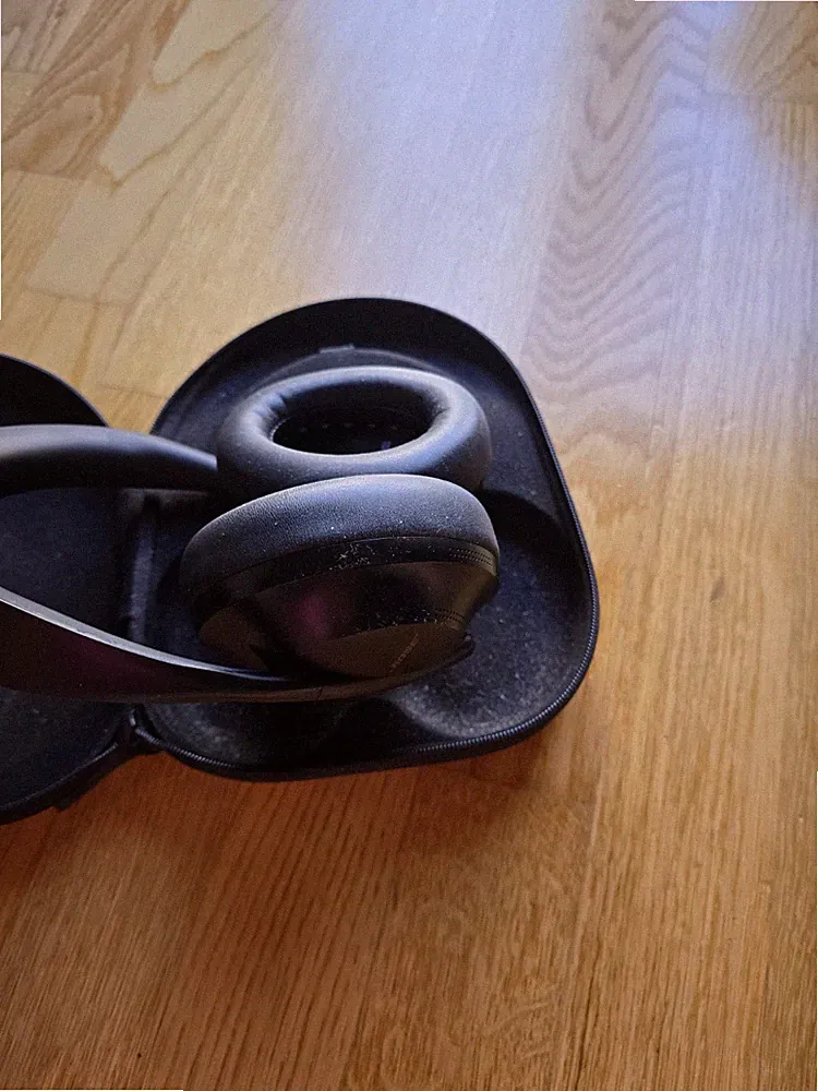 Bose Noise Cancelling Headphones 700 Over-Ear Kopfhörer Schwarz mit Case