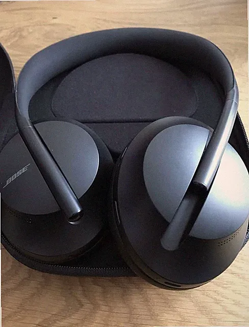 BOSE NOISE CANCELLING HEADPHONES 700 UC ANC wNEU