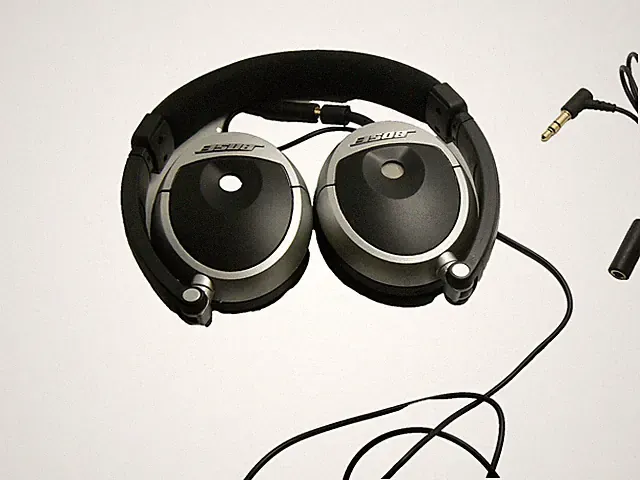 Bose On-Ear Wired Headphones OE1 (Silber/Schwarz) With Original Case & Extension