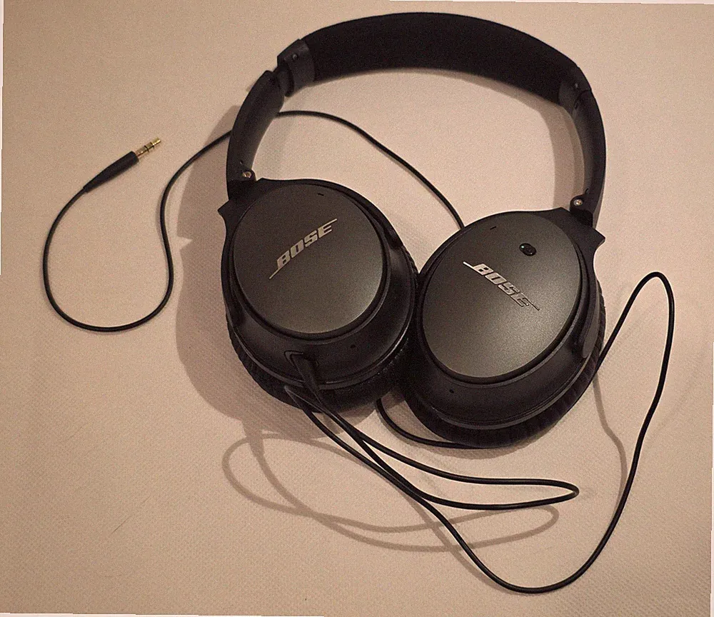 Bose QuietComfort Over-Ear Kopfhörer Kopfbügel kabelgebunden 3,5 mm schwarz Case