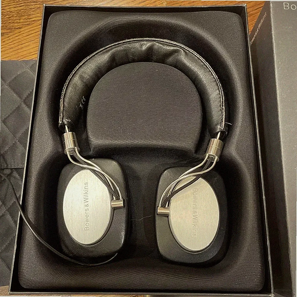 Bowers & Wilkins P5 Mobile HiFi On-Ear Kopfhörer kabelgebunden mit Tragetasch...