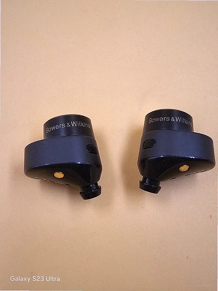 Bowers & Wilkins PI5 In Ear True Wireless Kopfhörer / entladen sich sehr schnell