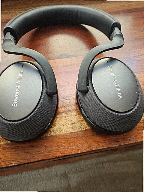 Bowers & Wilkins PX S1