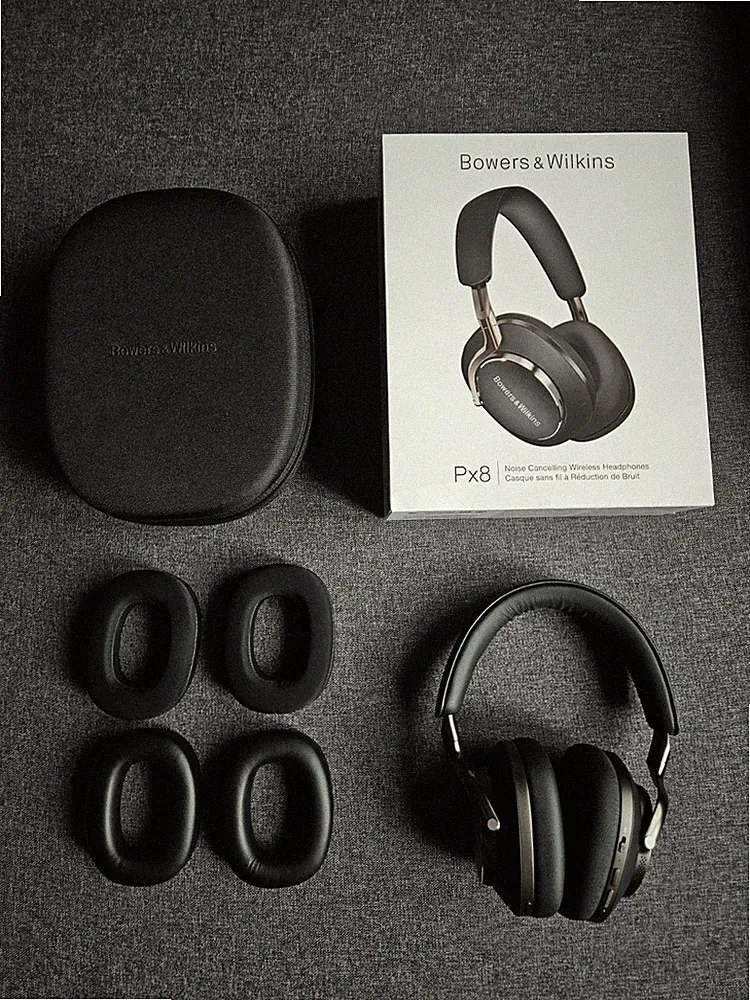 Bowers & Wilkins Px8 Bluetooth Over-Ear Kopfhörer Schwarz + 2 Sätze Ohrpolster