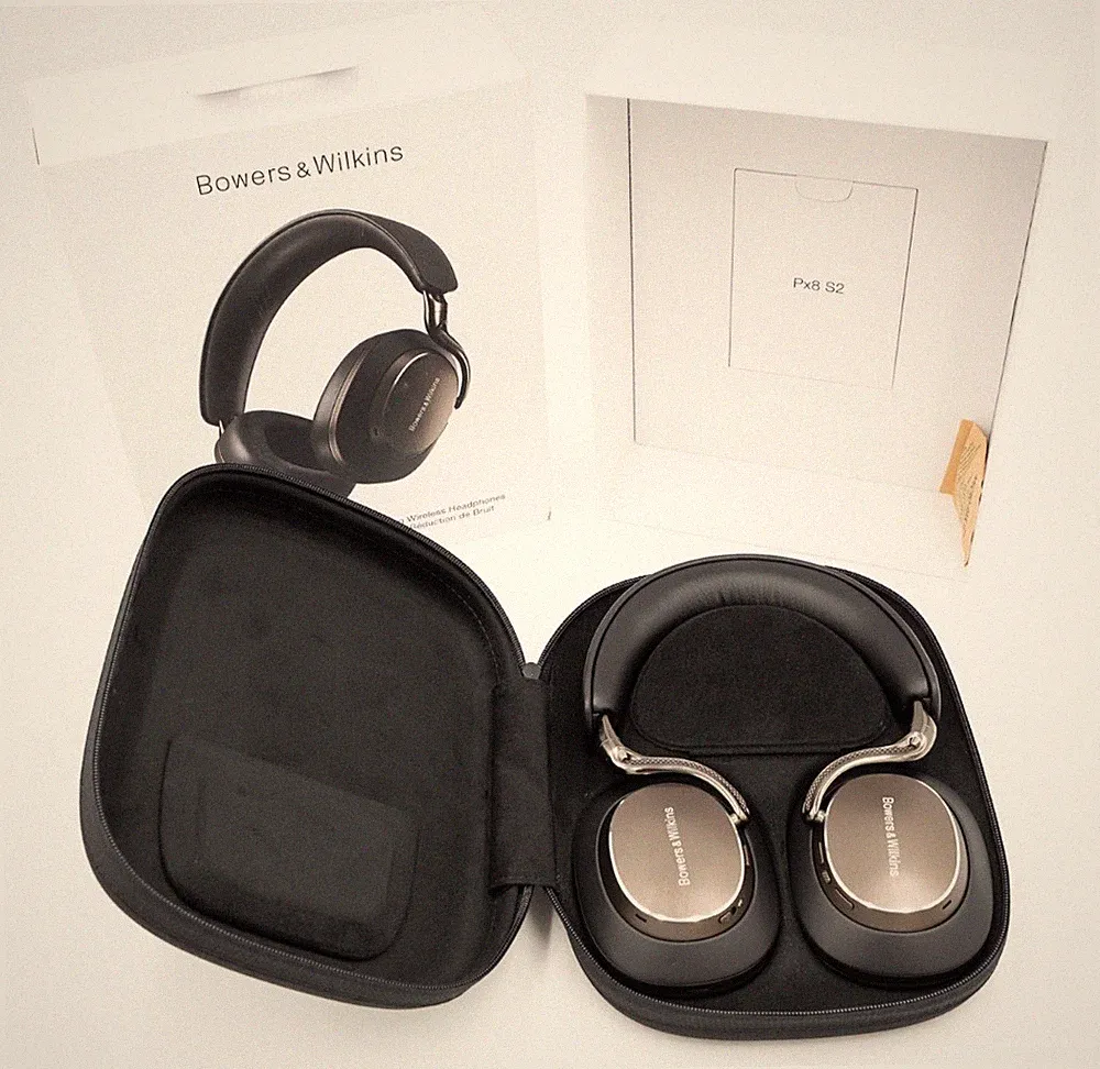 Bowers & Wilkins Px8 S2 Over-Ear Kopfhörer Noise Cancelling (Onyx Black) schwarz