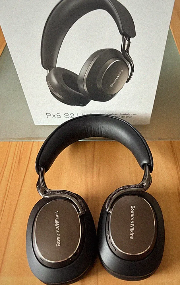 Bowers & Wilkins Px8 S2 Over-Ear Kopfhörer (Onyx Black) schwarz WIE NEU!