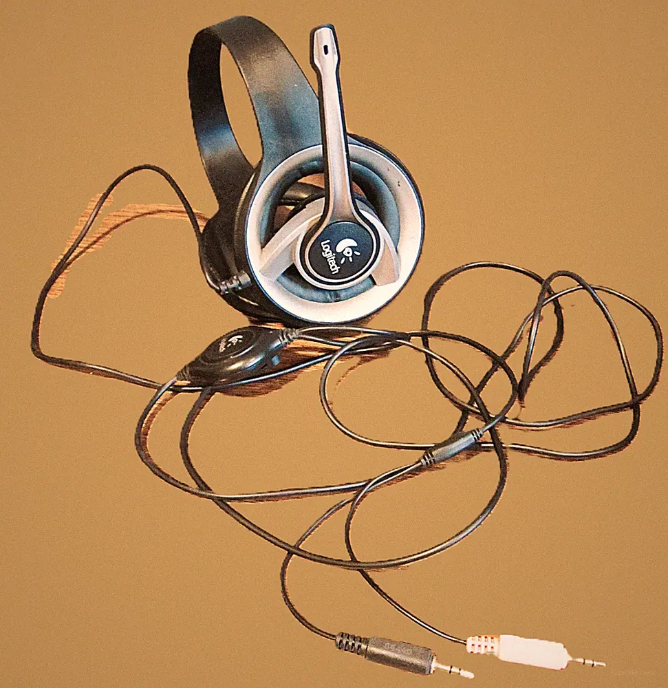 Büro - Kopfhörer mit Mikrofon / HeadSet "Logitech" kabelgebunden