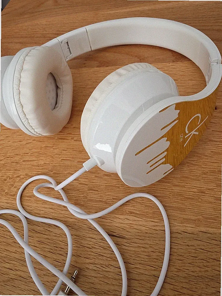 Calvin Klein CK one On-Ear Kopfhörer Kopfbügel mit Kabel 3,5mm Weiß/Gold