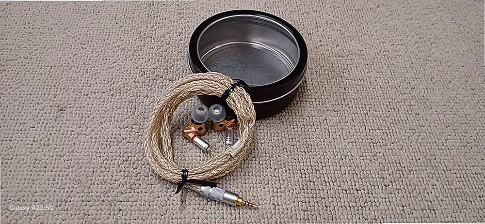 Campfire Audio DORADO In-Ear Kopfhörer Hybrid Treiber Kanal Typ mit Zubehör
