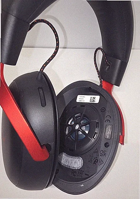 Defekt. HyperX Cloud III Wireless Gaming-Headset/Kopfhörer – Schwarz/Rot. Defekt