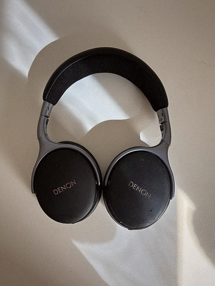 DENON AH-GC20 Wireless Noise Cancelling Over Ear Kopfhörer GLOBE CRUISER Schwarz