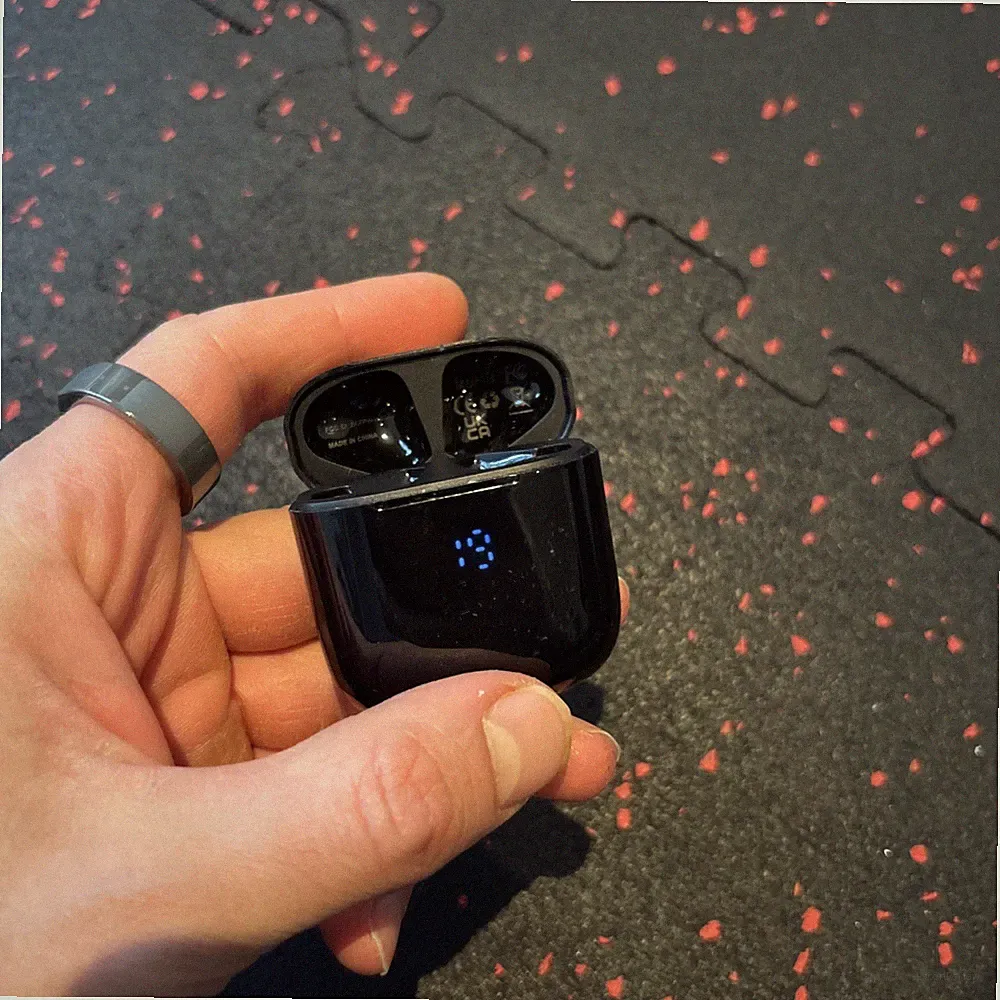 Earfun MD058A True Wireless Earbuds; nur Ladegerät; gebraucht; bluetooth 5,3