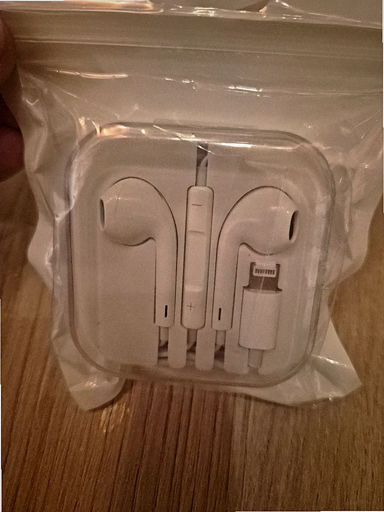 EarPods Kopfhörer mit Lightning Anschluss Weiß Neu unbenutzt