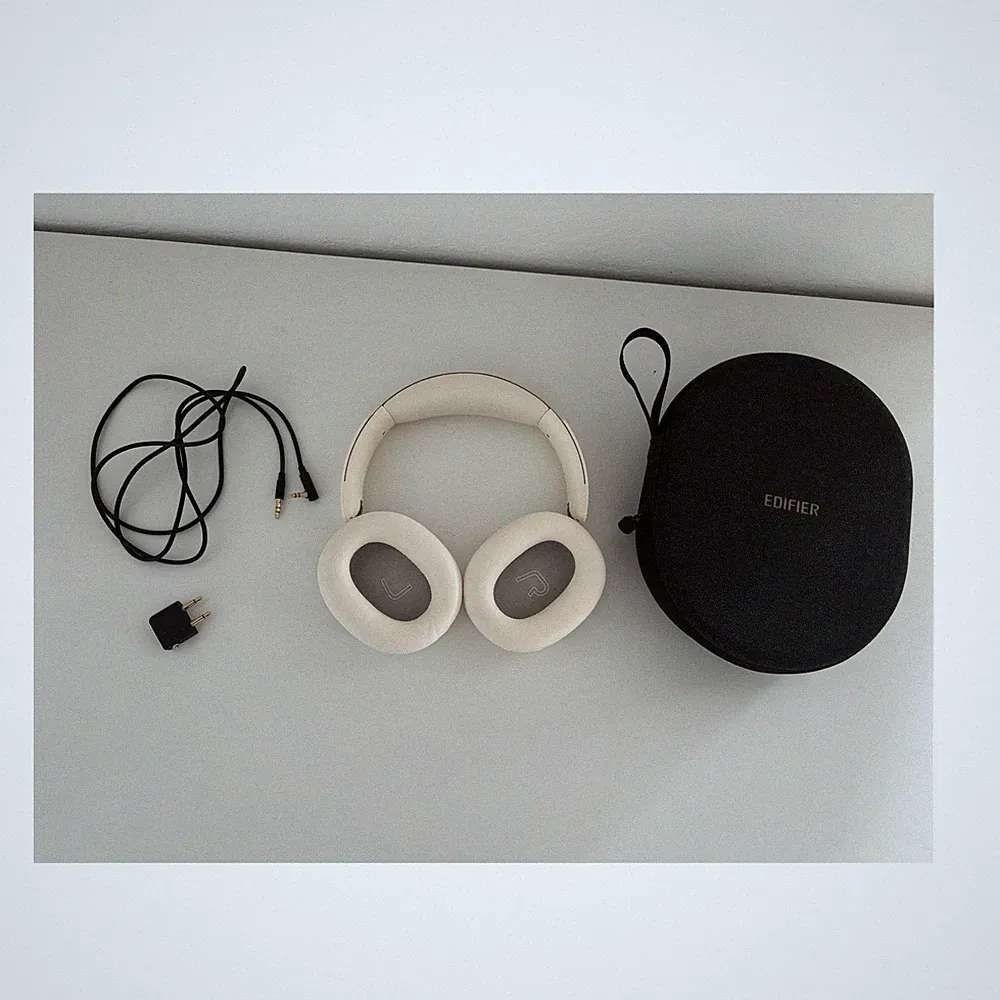 Edifier WH950NB Noise Cancelling Kopfhörer + 3,5mm Klinkenkabel und Etui