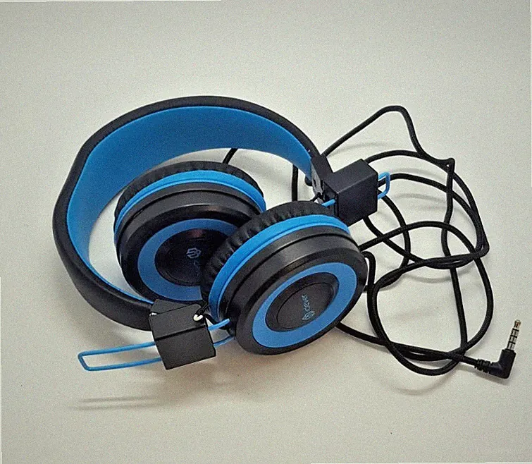 iClever Bluetooth Kinder Kopfhörer Over-Ear LED Lights B-Ware Neuwertig!