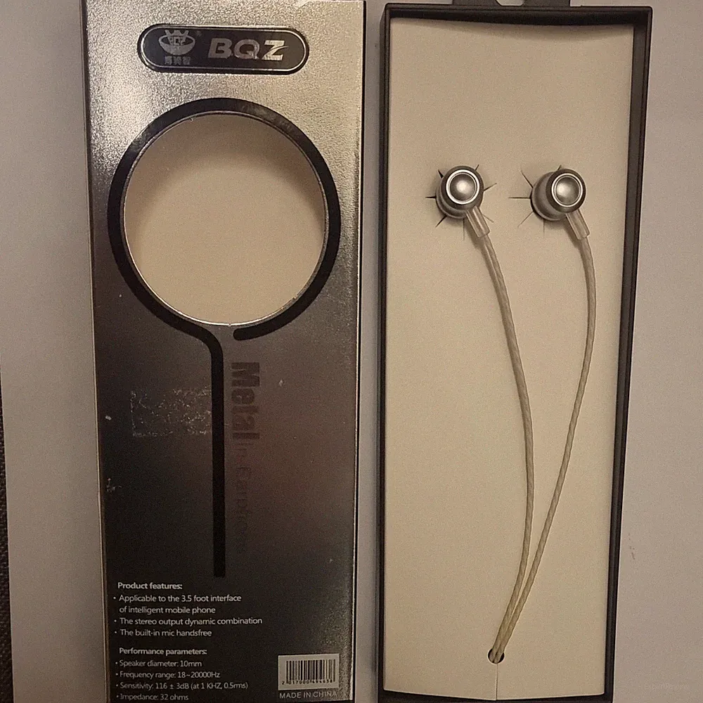 In-Ear-Kopfhörer, 3,5 mm Mikrofon 10 mm, 18–20000 Hz, 32 Ohm 116dB