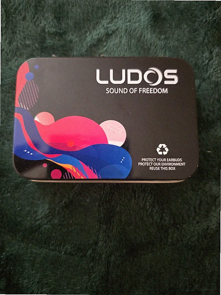 In Ear Kopfhörer LUDOS Spund Of Freedom, Mit Metallbox,NEU