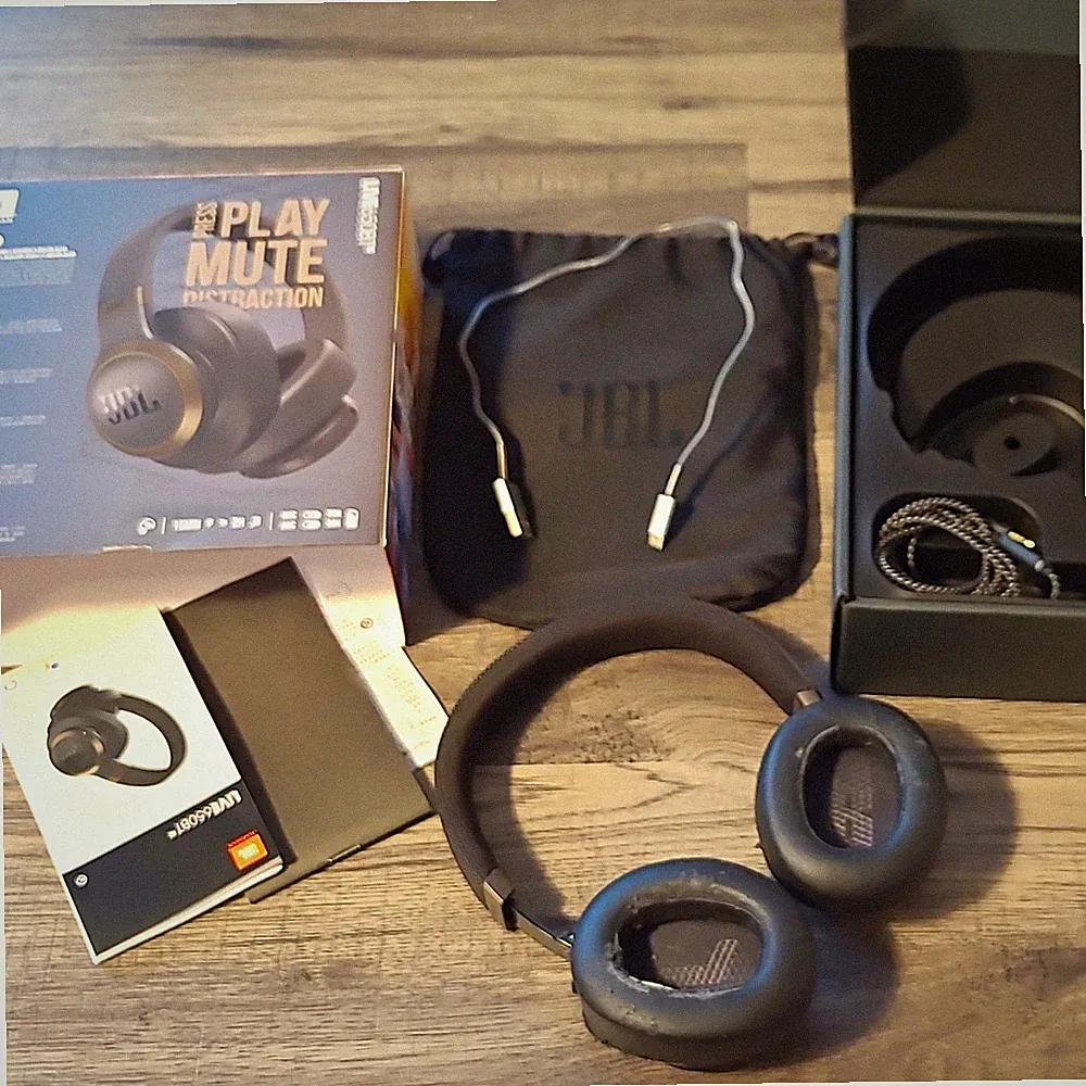 JBL LIVE650BTNC Bluetooth On-Ear Kopfhörer Schwarz mit ANC, abnehmbarem Kabel
