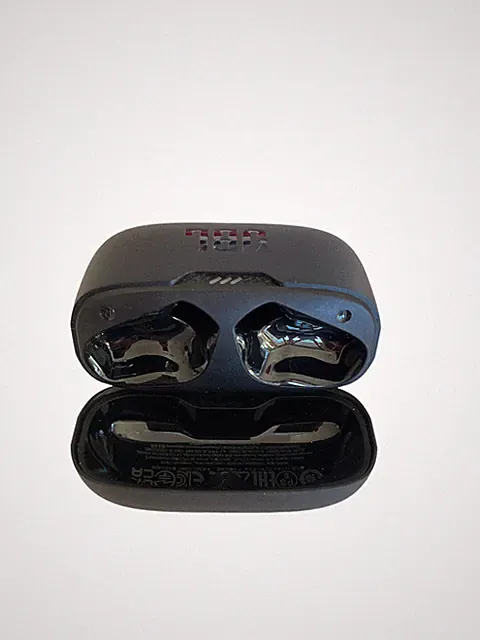 JBL Tune 230 NC TWS Bluetooth - NUR Ladecase - DEFEKT / Lädt nicht mehr