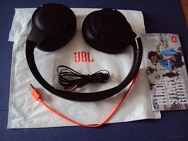 JBL Tune 720 BT