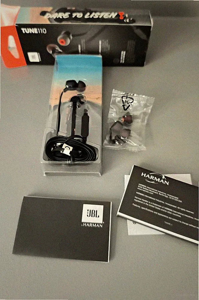 JBL TUNE110 In-Ear-Kopfhörer 3,5 mm kabelgebunden mit Mikrofon, Schwarz