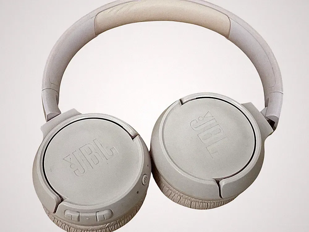 JBL Wireless On-Ear Kopfhörer Bluetooth Weiß Over-Ear Steuerung Leicht