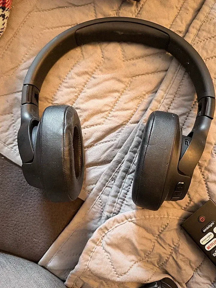 JBL Wireless Over-Ear / On-Ear Bluetooth-Kopfhörer (Schwarz) – Guter Zustand