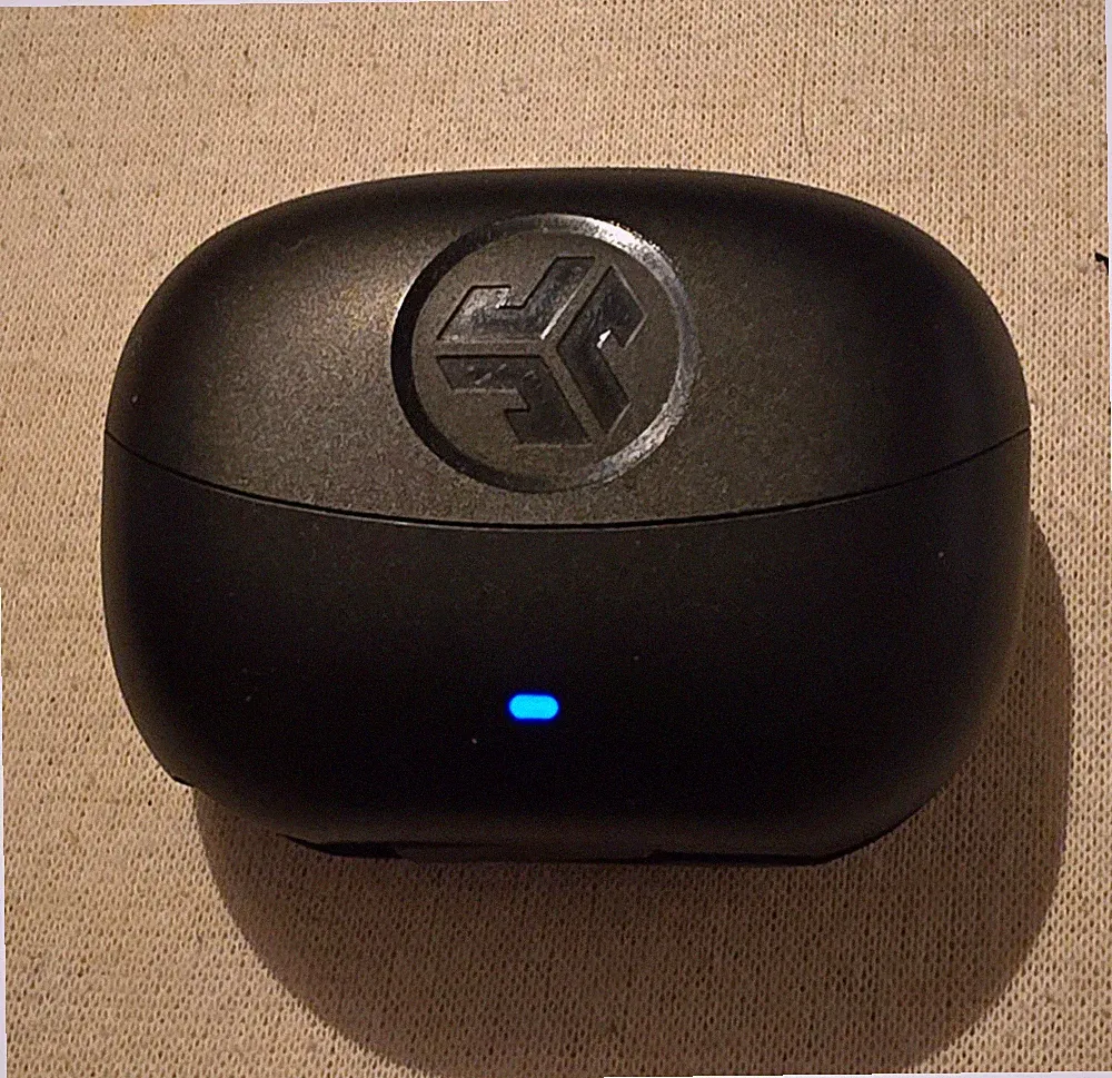 JLab True Wireless Bluetooth In-Ear-Kopfhörer mit Ladecase, Schwarz