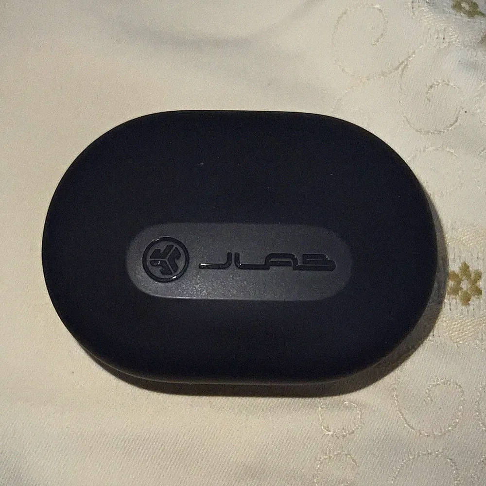 JLab True Wireless In-Ear-Kopfhörer Bluetooth mit Ladecase Schwarz Ohrbügel
