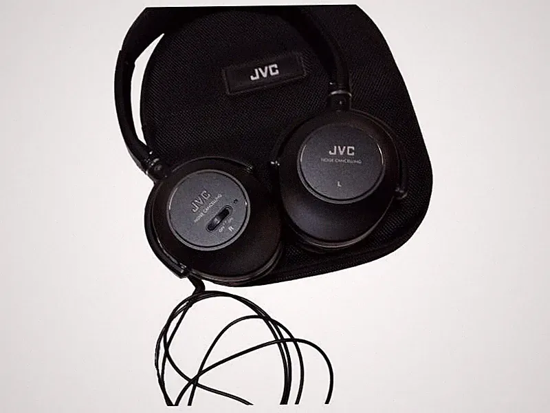 JVC HA-NC250-E Stereo Noise Cancelling Tasche & On-Ear-Kopfhörer Schwarz