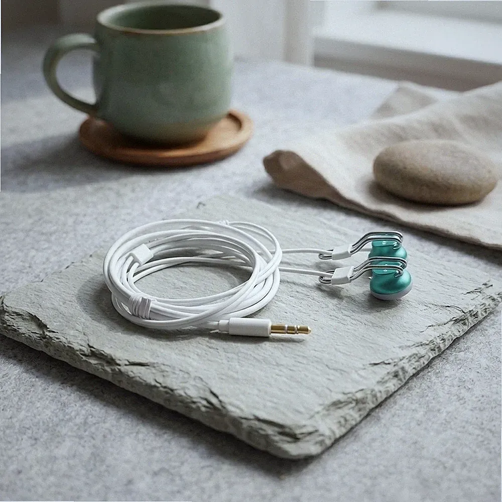 Kabelgebundene blaue Kopfhörer Flachkopf-Design mit Carbon-Titan Sound 3,5 mm