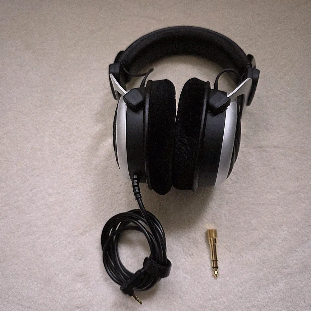 Kopfhörer Beyerdynamic DT 990 , 32 Ohm. Sehr guter Zustand. Mit Tasche.