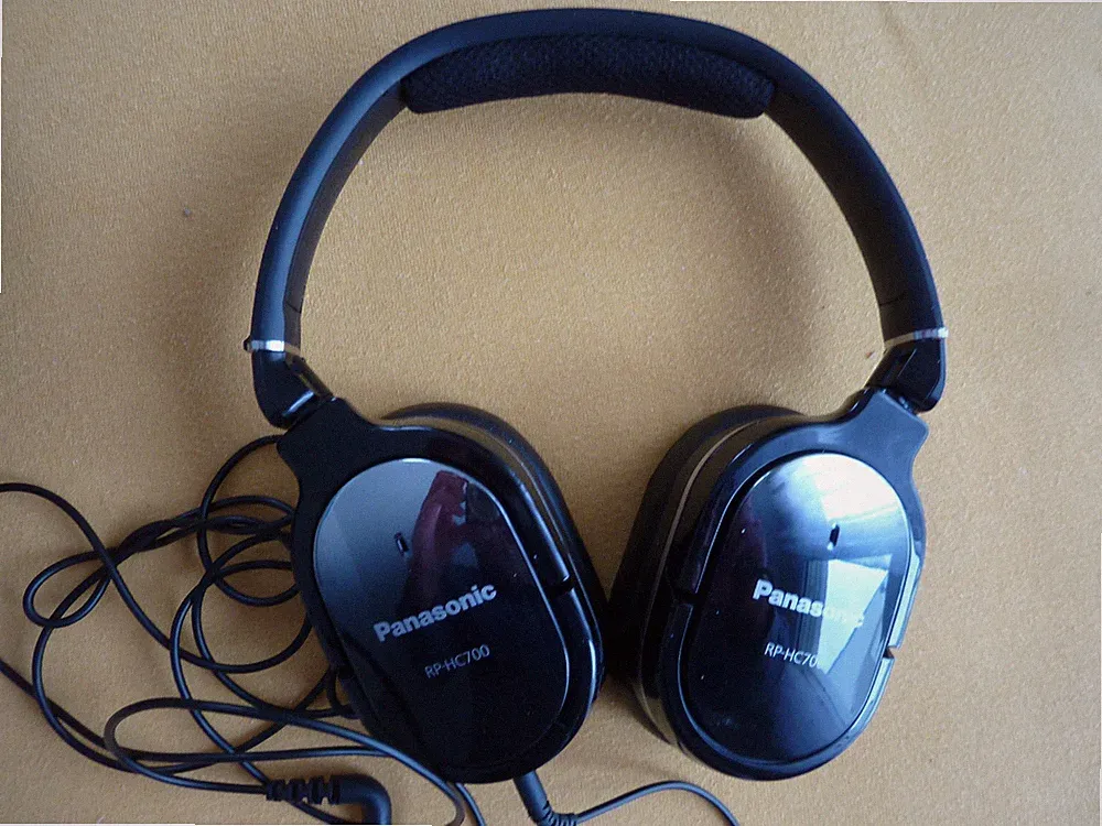 Kopfhörer kabelgebunden Panasonic RP-HC 700 schwarz Case noise reduction 92 Proz