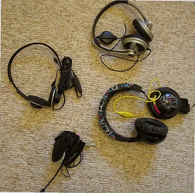 Kopfhörer Skullcandy Logitech Speedlink defekt für Bastler