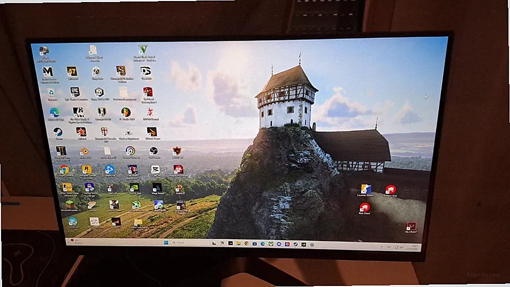 LG UltraGear 27GQ50F-B 27 Zoll Full HD VA LED Gaming-Monitor - Schwarz
