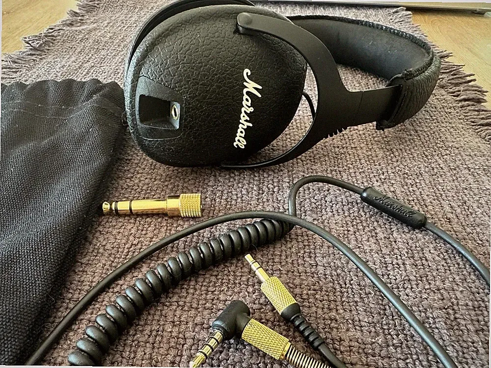Marshall Monitor Wired Over-Ear Headphones Black Cables Adapter & Bag