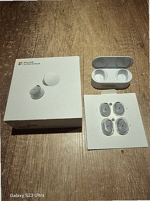 Microsoft Surface Earbuds NUR DAS Ladecase, Weiß, Kompatibel mit Windows 10